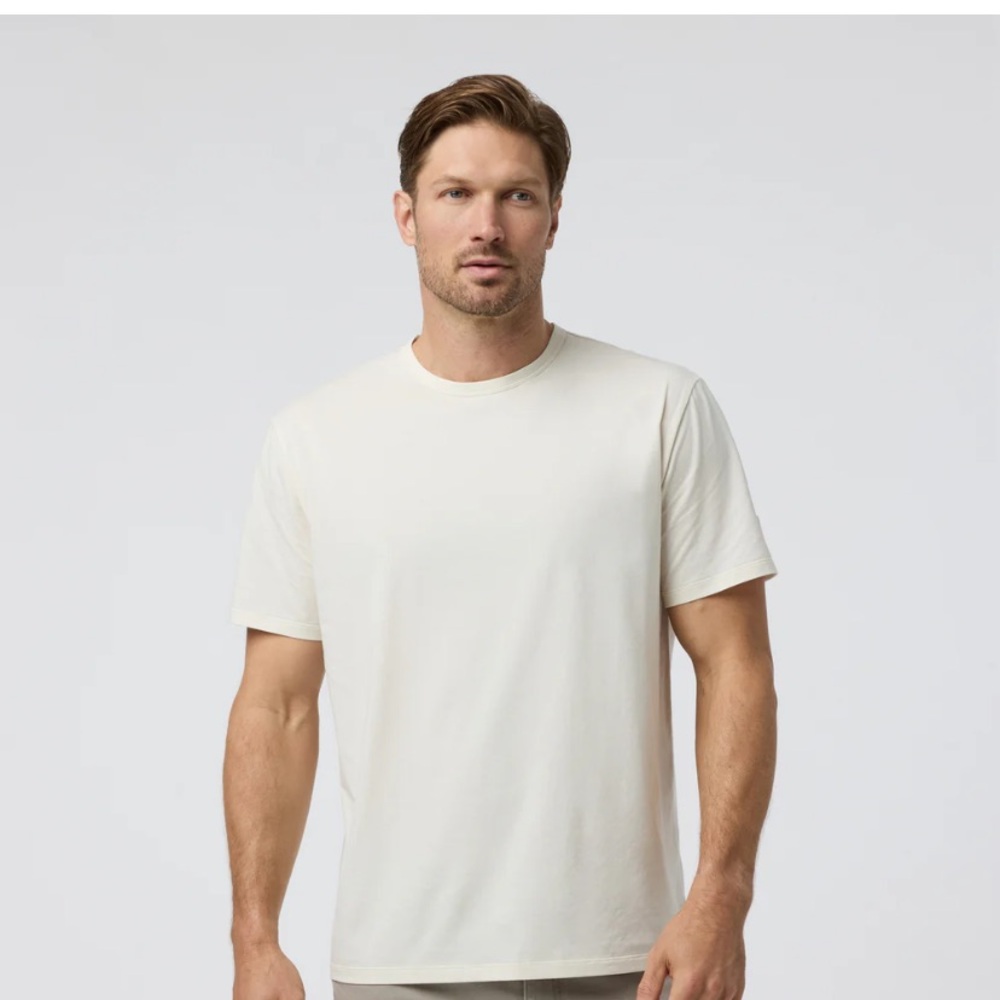 NWT Vuori Mens Size Small Feather Tee Relaxed Fit Color is White Sand